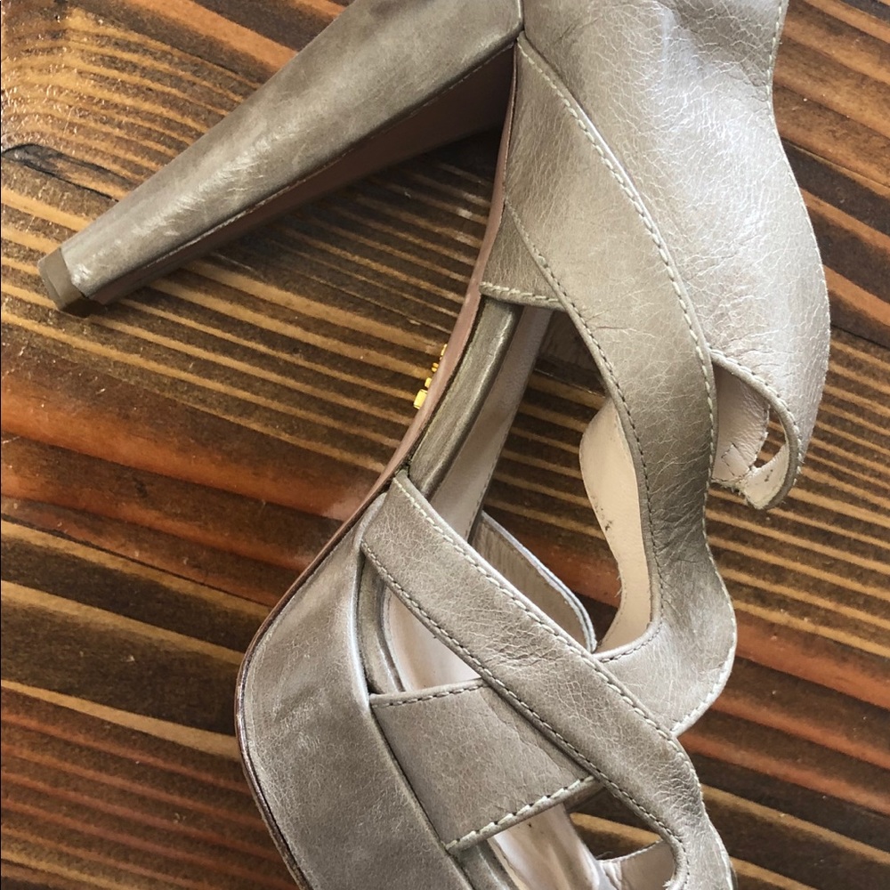 Shoes - Picture 7 of 8